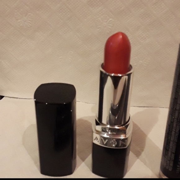 Avon Lipstick - Picture 3 of 4